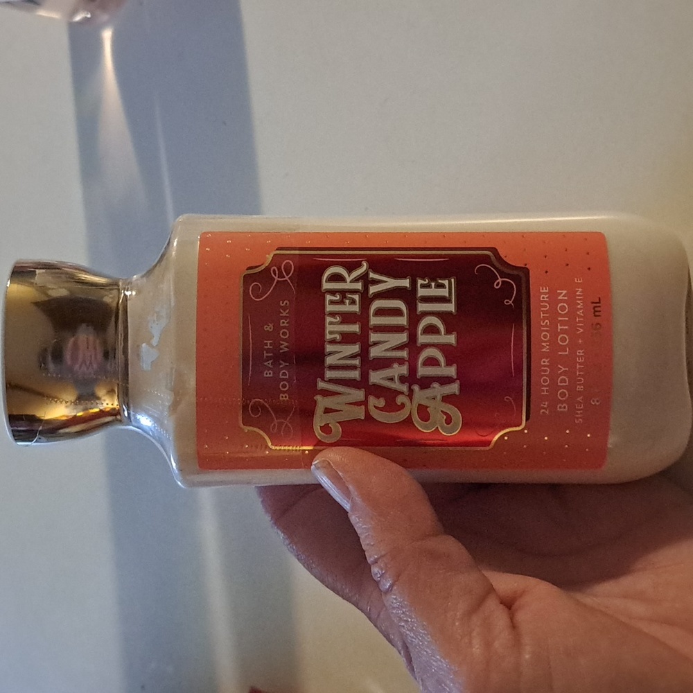Winter Candy Apple Body Lotiin